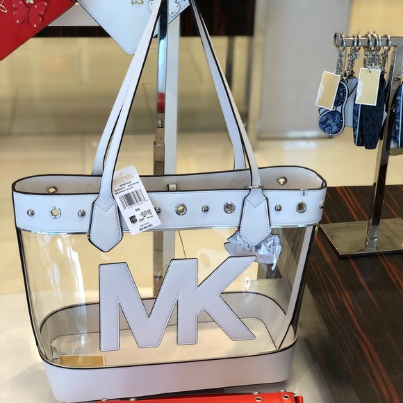 1 DAY SALE!! Michael Kors Montauk MK Logo Tote - Picture 8 of 8